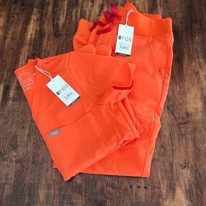BNWT Orange Figs Set